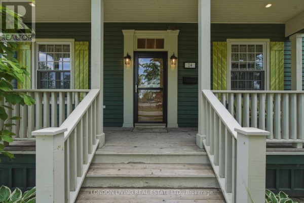 24 Centre Street, St  Thomas, ON, photo 2