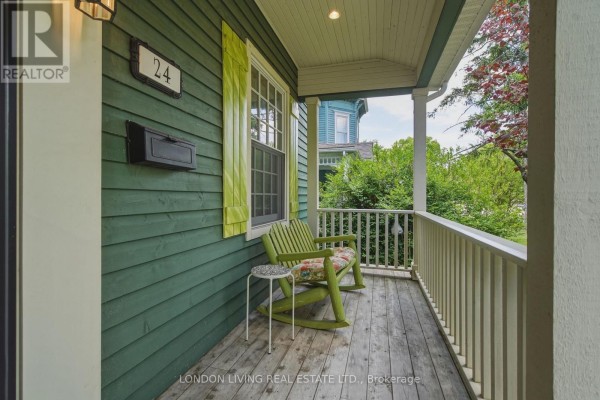 24 Centre Street, St  Thomas, ON, photo 3