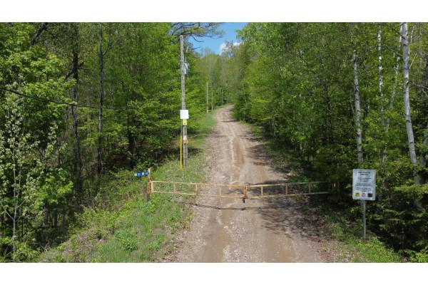 24 Ch. Du Mica, Val Des Monts, QC, photo 3