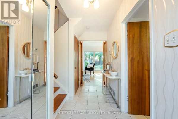 Bedroom 2 - 24 Dogwood Crescent, Toronto, ON M1P3N6 Photo 5