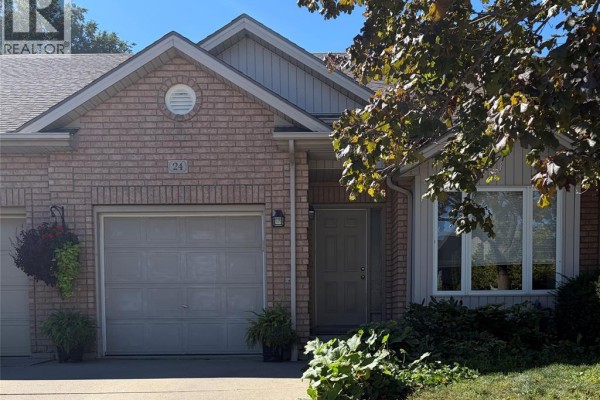 24 Erie Glen Crescent, Leamington