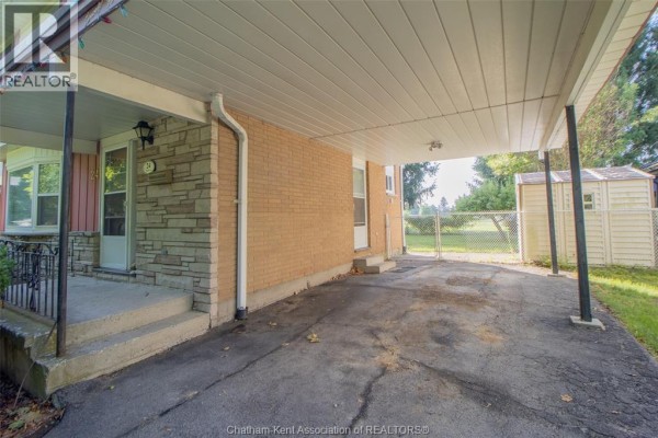 Family room - 24 Finch Avenue, Chatham, ON N7L1H6 Photo 3