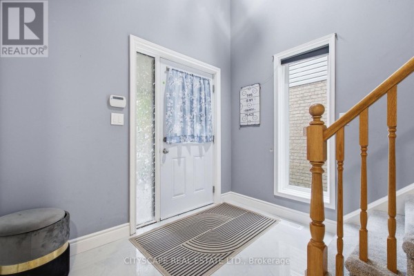 Bathroom - 24 Gees Way, Cambridge, ON N3C4M5 Photo 3