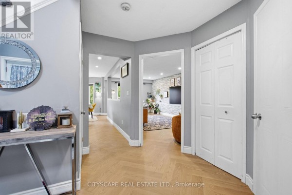 Foyer - 24 Gees Way, Cambridge, ON N3C4M5 Photo 4