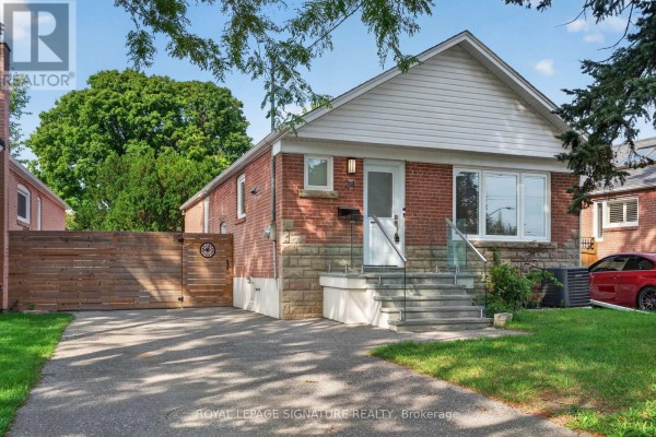 Kitchen - 24 Glenshaw Crescent, Toronto, ON M4B2C9 Photo 4