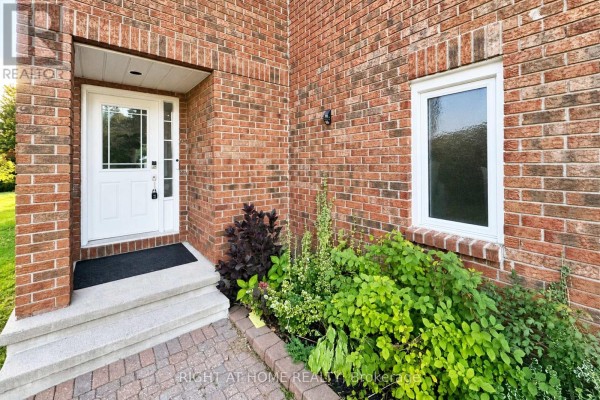 24 Harrington Court, Ottawa, ON K2K2S7 Photo 4