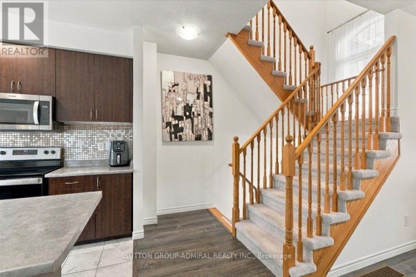 Eating area - 24 Hills Thistle Drive, Wasaga Beach, ON L9E0J3 Photo 5