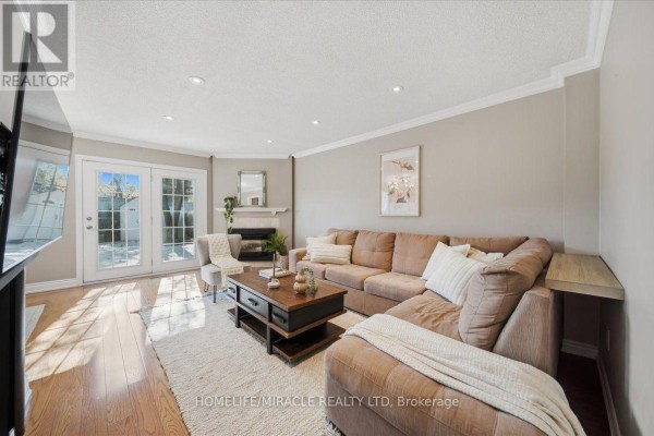 Bedroom 2 - 24 Huntley Court, Brampton, ON L6Z1X8 Photo 5