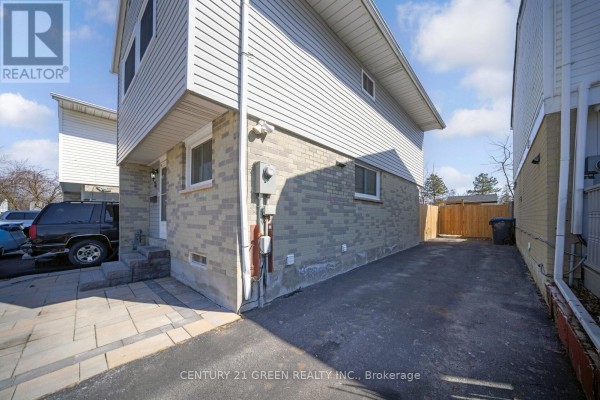 Primary Bedroom - 24 Jackman Drive, Brampton, ON L6S2L7 Photo 4