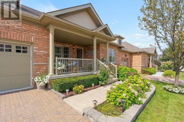 Living room - 24 Lacorra Way, Brampton, ON L6R3P2 Photo 2