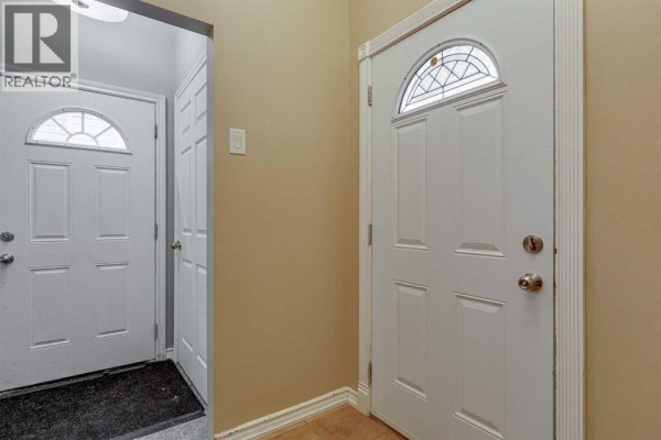 24 Mackenzie Crescent, Lacombe, AB, photo 3