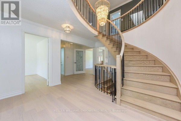 Mud room - 24 Marconi Avenue, Vaughan, ON L4L7A5 Photo 4