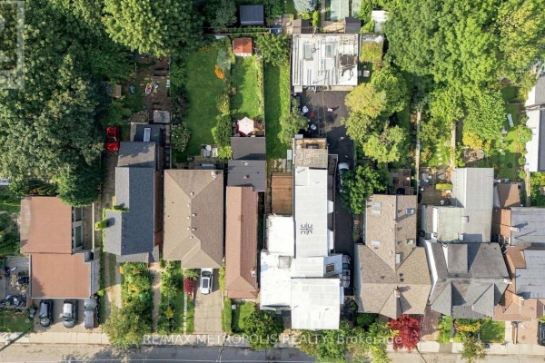 24 Marion Street, Toronto, ON M6R1E5 Photo 4