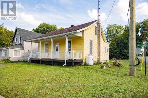 Family room - 24 Mechanic Street W, North Glengarry, ON K0C1T0 Photo 3