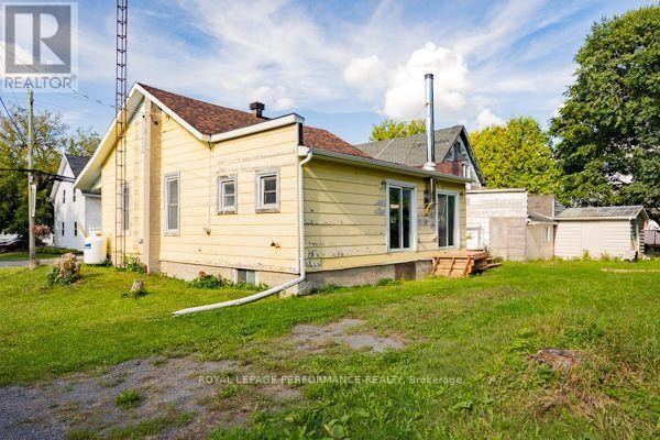 Kitchen - 24 Mechanic Street W, North Glengarry, ON K0C1T0 Photo 4