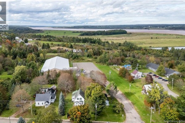 Bonus Room - 24 Mill St, Hillsborough, NB E4H2Z8 Photo 2