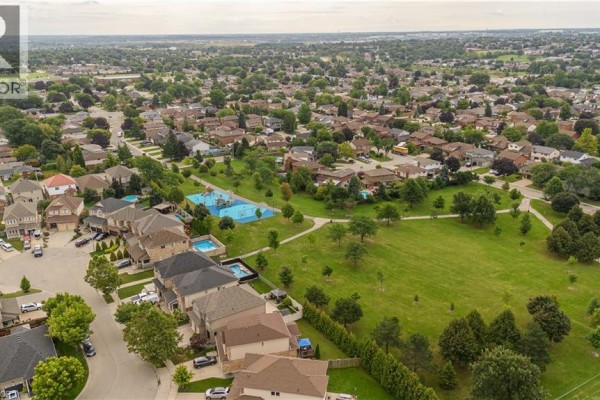 24 Newcastle Court, Hamilton, ON, photo 2