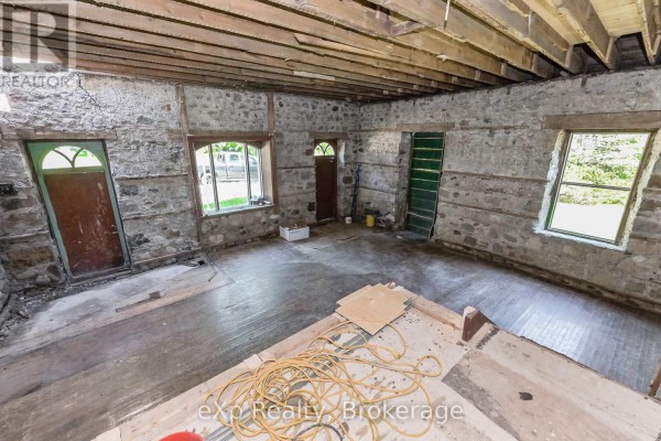 24 North Broadway Street, Centre Wellington, ON N0B1J0 Photo 5