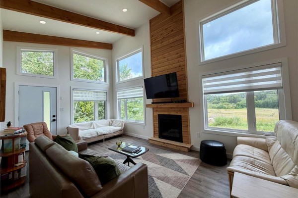 24 Orion Drive, Onanole, MB R0J1N0 Photo 2