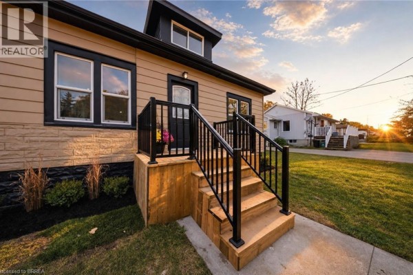 Recreation room - 24 Park Road N, Brantford, ON N3S6T2 Photo 4