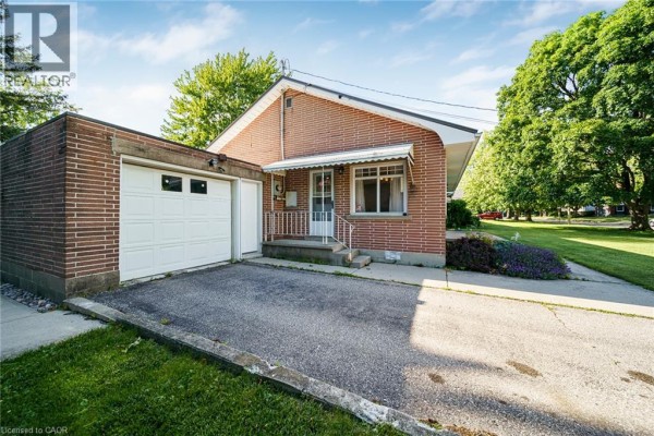 Living room - 24 Park Street, Aylmer, ON N5H2P3 Photo 5