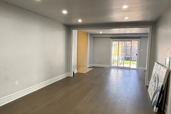24 Pipers Green Avenue, Toronto, ON M1S3J8 Photo 4
