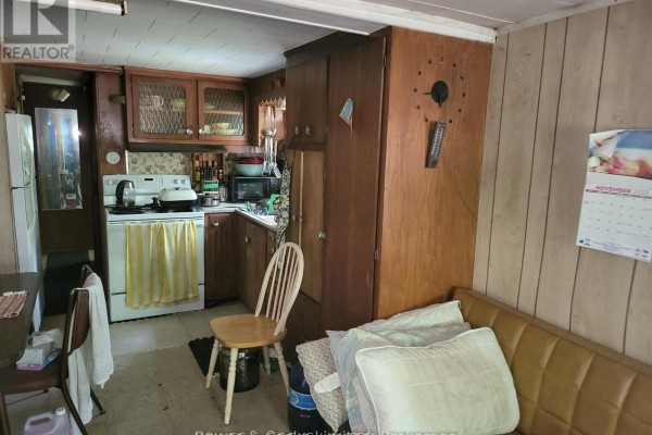 Primary Bedroom - 24 Robinson Road, Hastings Highlands, ON K0L2S0 Photo 4