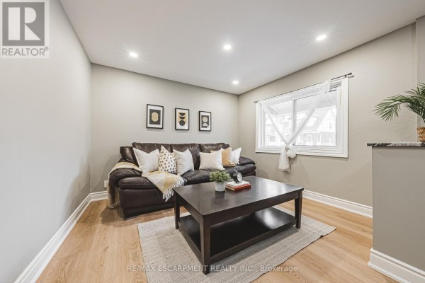 24 Rowanwood Street, Hamilton, ON, photo 3