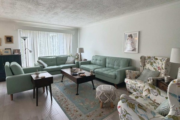 24 Sabine Road, Toronto, ON M9B3A8 Photo 3
