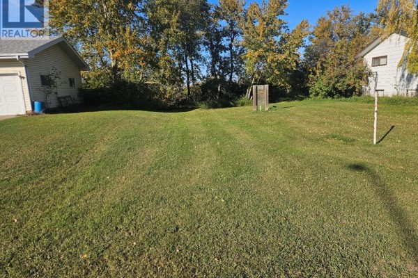 24 Saskatchewan Avenue, Quill Lake, SK S0K3E0 Photo 2