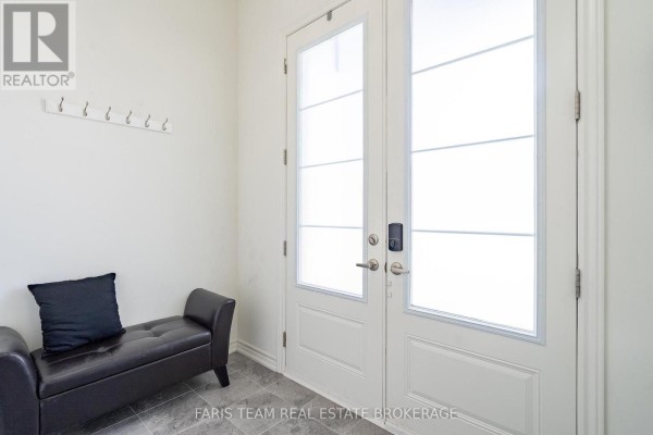Family room - 24 Sassafras Road, Springwater, ON L9X2C6 Photo 5