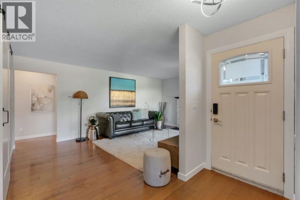 4pc Bathroom - 24 Shawcliffe Road Sw, Calgary, AB T2Y1G2 Photo 2
