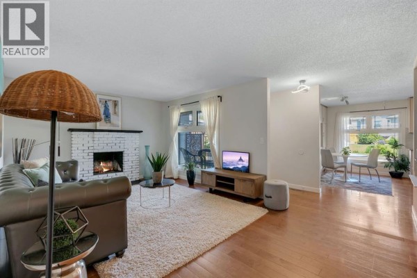Dining room - 24 Shawcliffe Road Sw, Calgary, AB T2Y1G2 Photo 4