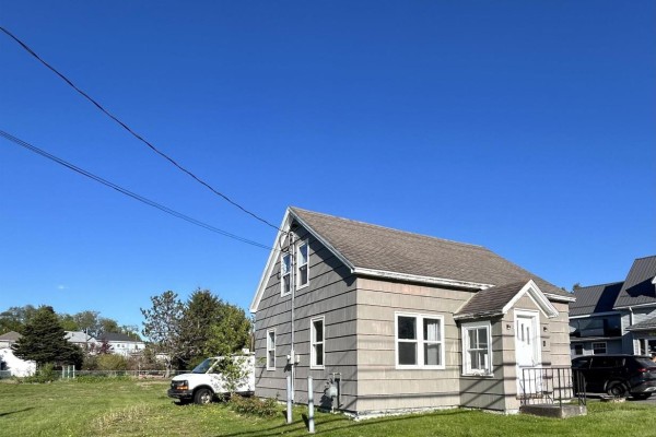 24 South Albion Street, Amherst, NS, photo 2