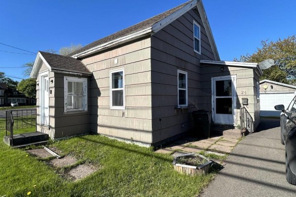 24 South Albion Street, Amherst, NS, photo 3