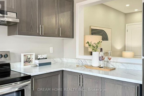 Eating area - 24 Spofford Drive, Whitchurch Stouffville, ON L4A4R1 Photo 3