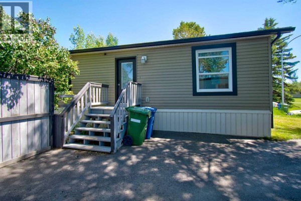 24 Spring Dale Court Se, Airdrie, AB, photo 2