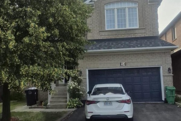Family room - 24 Sweet Clover Crescent, Brampton, ON L6R3A2 Photo 2