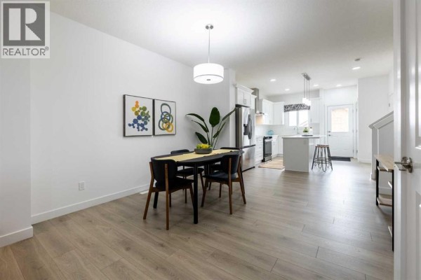 Kitchen - 24 Tillotson Loop, Okotoks, AB T1S4S8 Photo 3