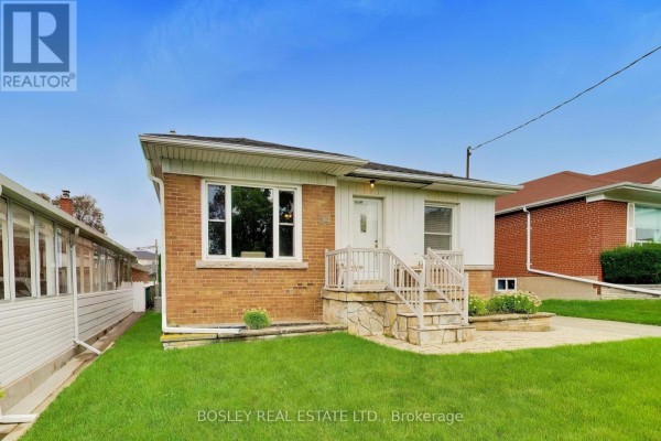24 Tulip Drive, Toronto, ON, photo 3