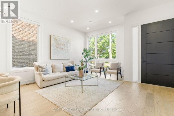 Living room - 24 Twenty First Street, Toronto, ON M8V3L7 Photo 5