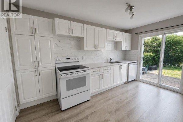 24 Union Street Unit# 2, St  Catharines, ON, photo 2