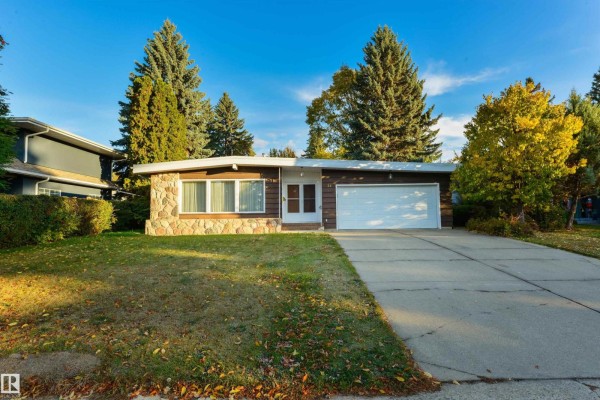 24 Valleyview Cr Nw, Edmonton, AB, photo 2