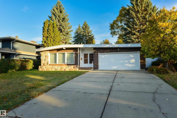 24 Valleyview Cr Nw, Edmonton, AB, photo 3