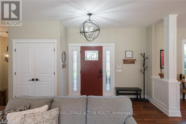 Great room - 24 Wingrove Wood, Brantford, ON N3T5L7 Photo 5