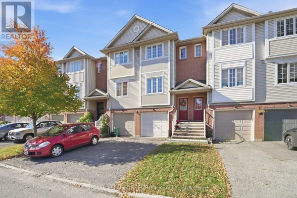 Living room - 24 Yorkville Street, Ottawa, ON K2C4B6 Photo 2