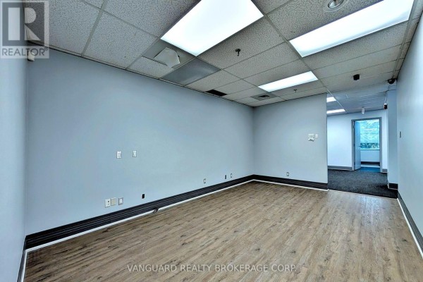 240 - 7050 Weston Road, Vaughan, ON L4L8G7 Photo 2