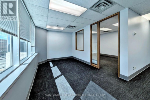 240 - 7050 Weston Road, Vaughan, ON L4L8G7 Photo 5