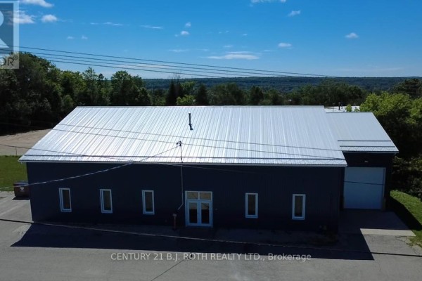 240 9th Avenue E, Owen Sound, ON, photo 2