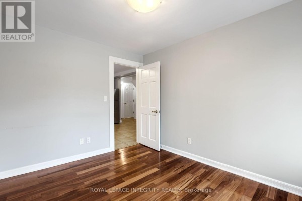 Bedroom - 240 Blackburn Avenue, Ottawa, ON K1N8A8 Photo 4
